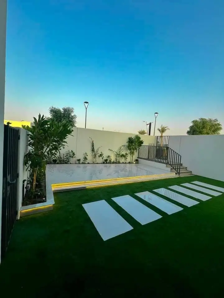 شركة تركيب عشب صناعي في الشارقة